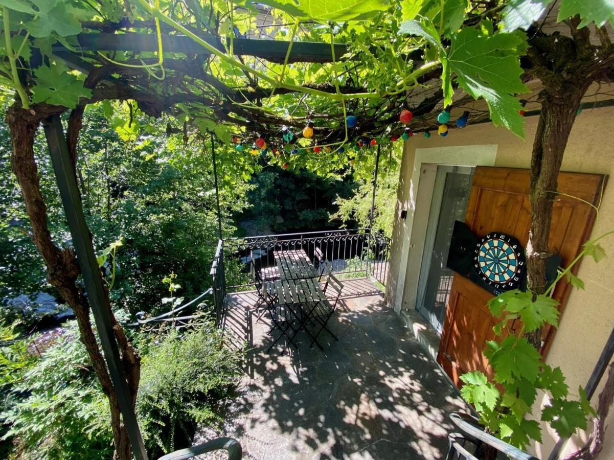 Maison les pieds dans l'eau Villefort  Extérieur photo