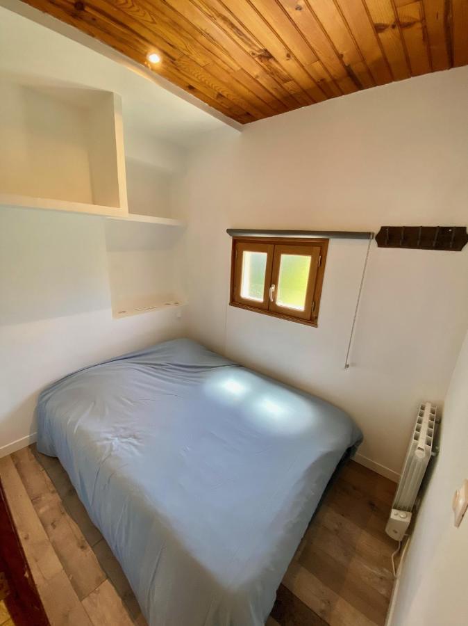 Maison les pieds dans l'eau Villefort  Extérieur photo